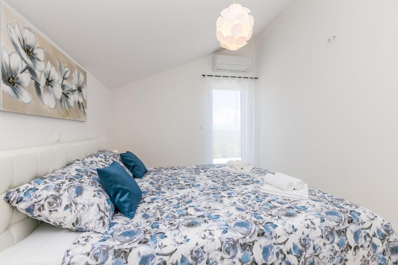 Holiday House San Michele Vrh  Екстер'єр фото